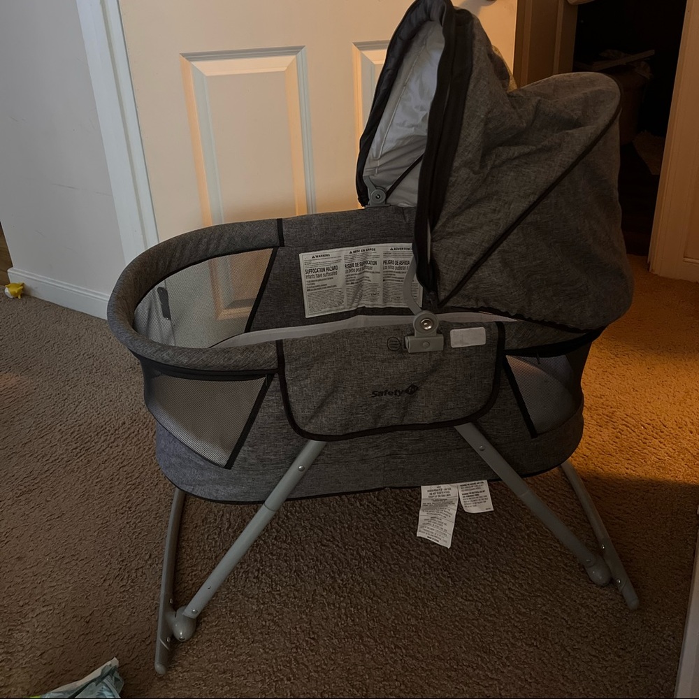 Safety 1st bassinet